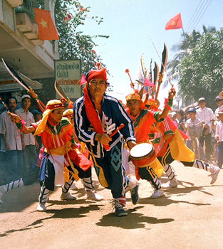 55   Le hoi Cau ngu ( De Gi   Phu Cat   Binh Dinh )   Anh Dao Tien Dat