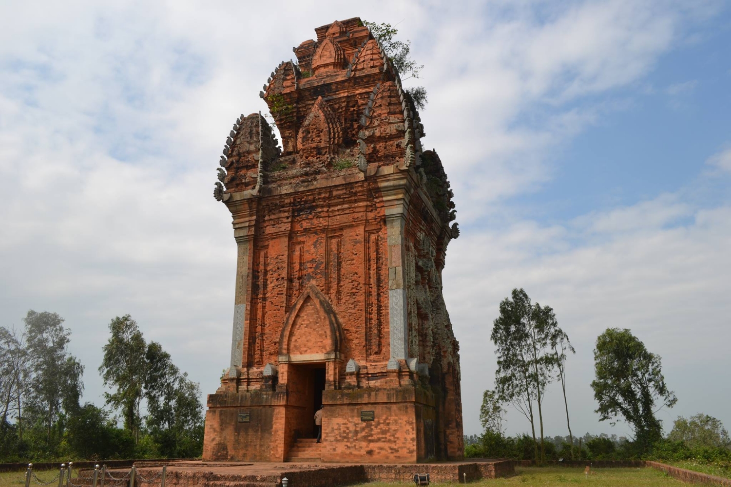 Visit to Quy Nhon to contemplate Fairy Wings Tower