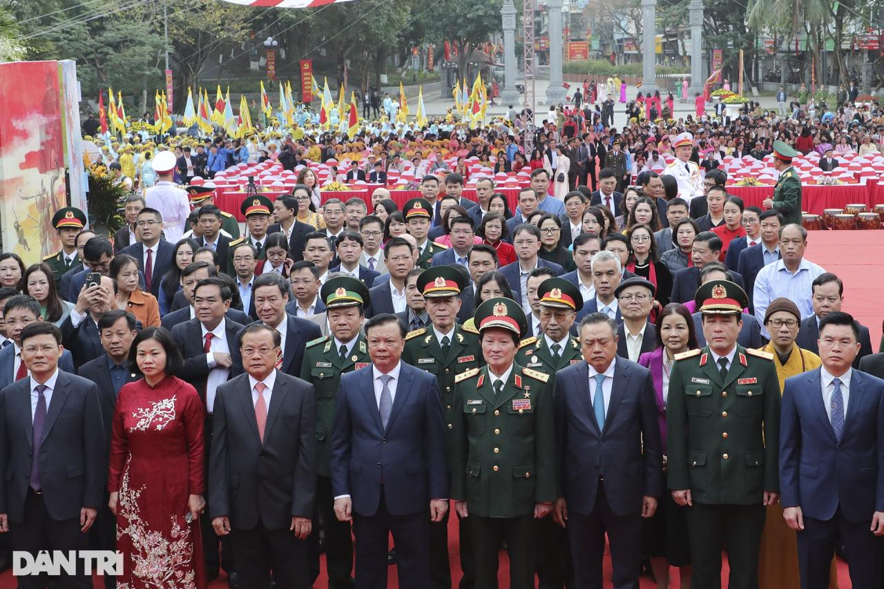 khi the hao hung trong le khai hoi go dong da lich su 3